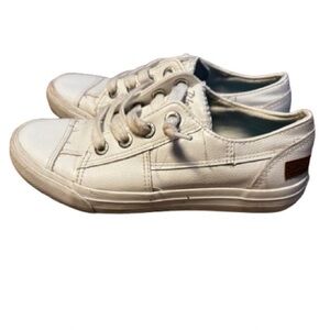 Blowfish White Casual Sneakers